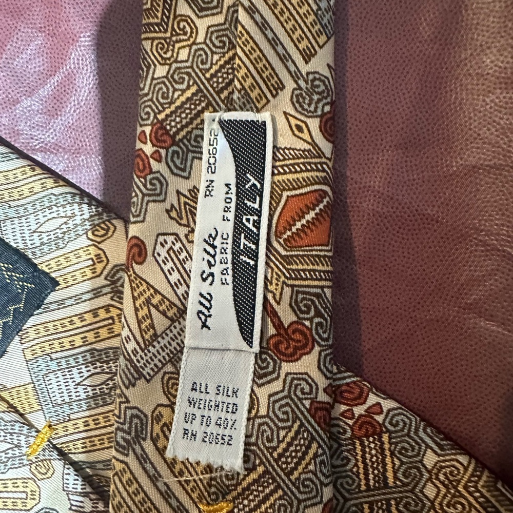 Geometric Patterned Tie - Picture 3 of 5